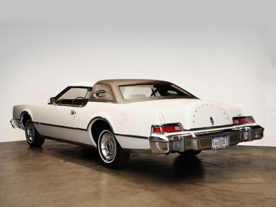  Lincoln Continental Mark IV Lipstick & White Luxury Group 1975 года  (фото 2 из 4)